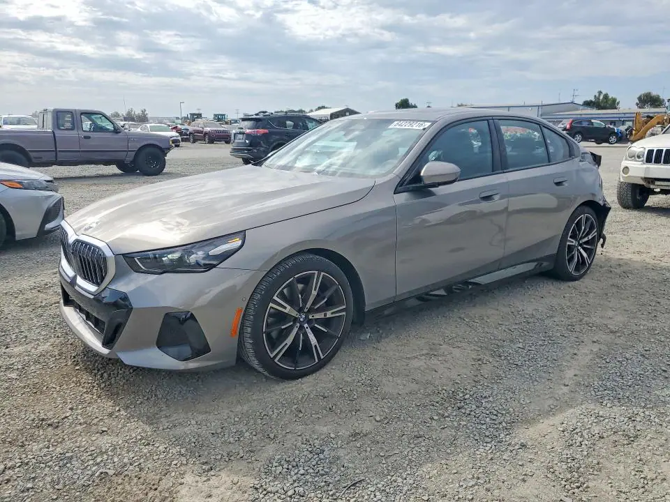 WBA43FJ08RCS64618 BMW 530 2024 — повреждение Задняя часть, фото до ремонта