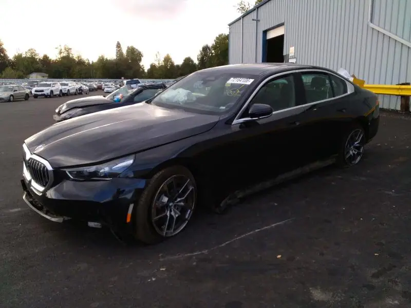 WBA53FJ0XVCY18093 BMW 530 2027 — повреждение Передняя часть, фото до ремонта