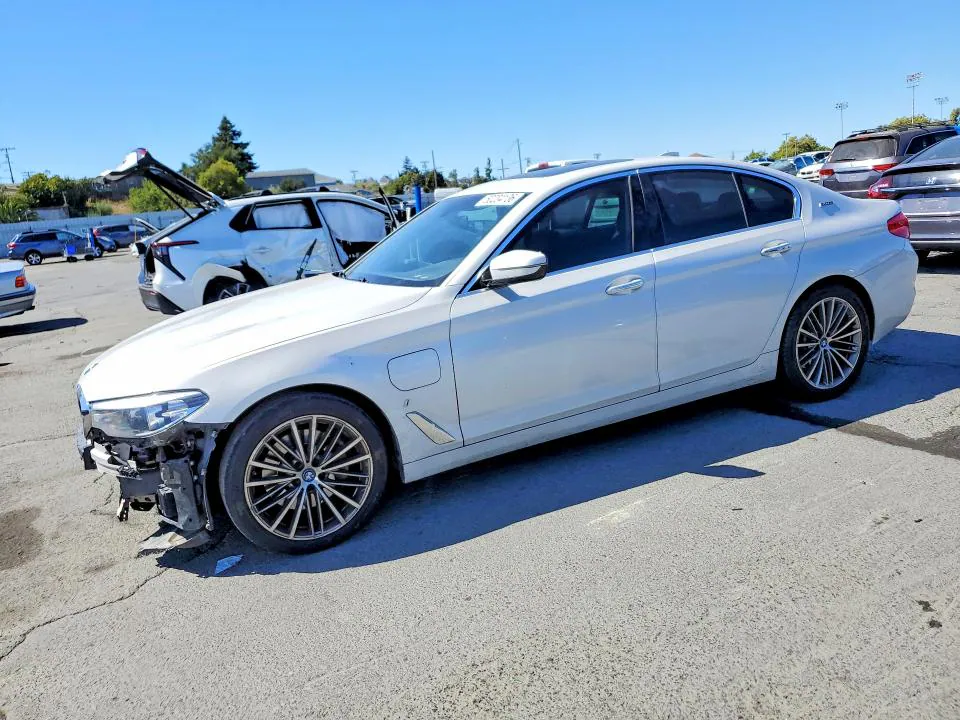 2018 BMW 530e VIN WBAJA9C56JB251718 фото 1