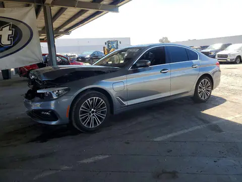 WBAJA9C5XJB250331 — 2018 BMW 530E, Передняя часть (Front End), фото до ремонта