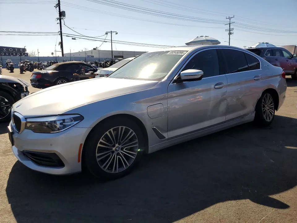 2019 BMW 530e VIN WBAJA9C58KB399581 фото 1