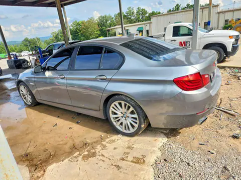 WBAFR9C52BC270857 — 2011 BMW 550, фото 2 с аукциона Copart 22.09.2026, Естественный износ