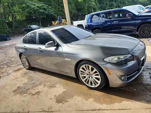 WBAFR9C52BC270857 — 2011 BMW 550, фото 4 с аукциона Copart 22.09.2026, Естественный износ