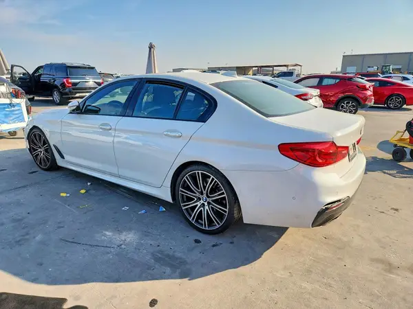 WBAJE5C31HG914380 — 2017 BMW 5ER, фото 2 с аукциона Copart 28.09.2026, Боковая часть