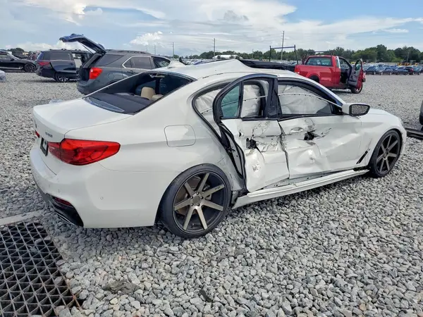 WBAJE5C30HG917304 — 2017 BMW 5ER, фото 3 с аукциона Copart, Боковая часть