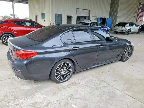WBAJE5C34HG914065 — 2017 BMW 5ER, фото 3 с аукциона Copart 14.10.2026, Мелкие вмятины и царапины