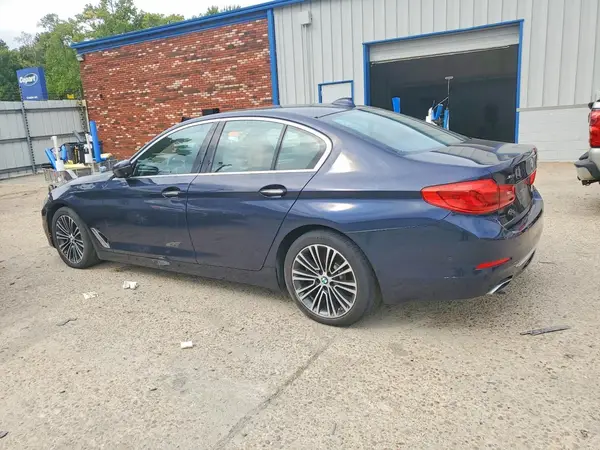 WBAJE7C31HG888648 — 2017 BMW 5ER, фото 2 с аукциона Copart 13.10.2026, Мелкие вмятины и царапины