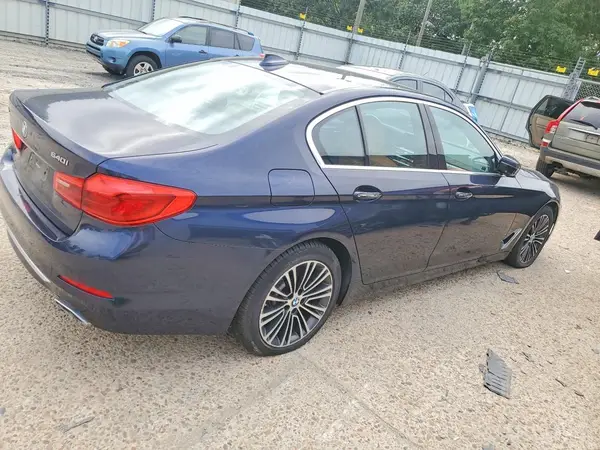 WBAJE7C31HG888648 — 2017 BMW 5ER, фото 3 с аукциона Copart 13.10.2026, Мелкие вмятины и царапины