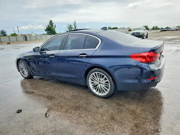 WBAJA5C33HG893849 — 2017 BMW 5ER, фото 2 с аукциона Copart, Мелкие вмятины и царапины
