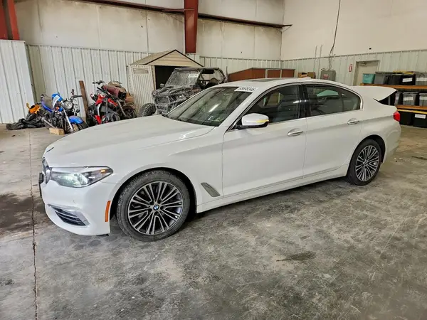 WBAJE7C52JWD52789 — 2018 BMW 5ER, Боковая часть (Side), фото до ремонта