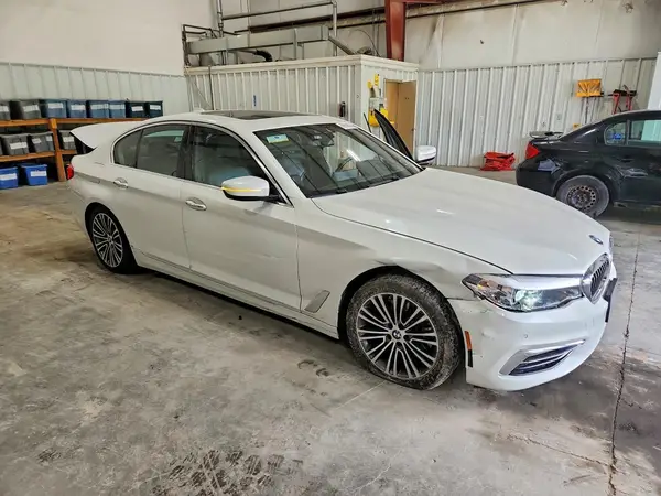 WBAJE7C52JWD52789 — 2018 BMW 5ER, фото 4 с аукциона Copart, Боковая часть