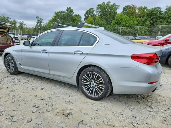 WBAJB1C52JB084529 — 2018 BMW 5ER, фото 2 с аукциона Copart 02.10.2026, Мелкие вмятины и царапины