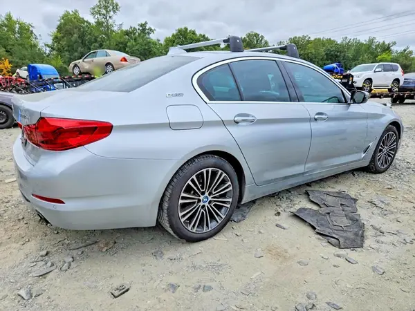WBAJB1C52JB084529 — 2018 BMW 5ER, фото 3 с аукциона Copart 02.10.2026, Мелкие вмятины и царапины
