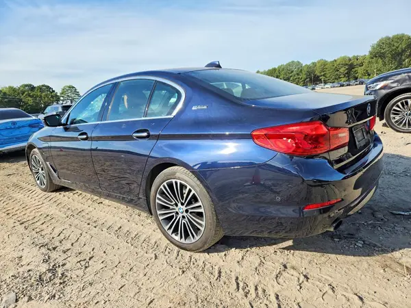 WBAJB1C50JB084285 — 2018 BMW 5ER, фото 2 с аукциона Copart, Боковая часть