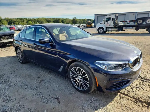 WBAJB1C50JB084285 — 2018 BMW 5ER, фото 4 с аукциона Copart, Боковая часть