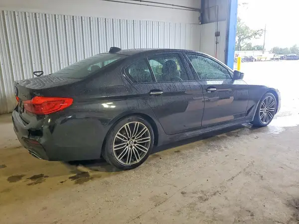 WBAJA7C50JWA71747 — 2018 BMW 5ER, фото 3 с аукциона Copart, Подтопление