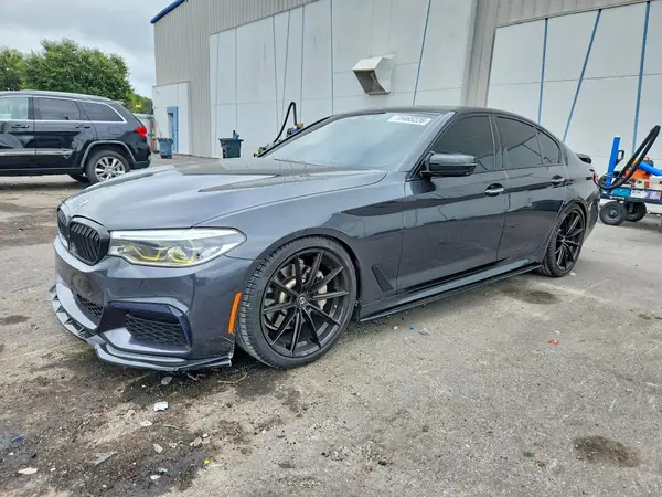 WBAJE7C56JWD53167 — 2018 BMW 5ER, Задняя часть (Rear End), фото до ремонта