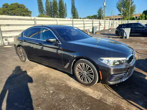 WBAJA9C58KB388791 — 2019 BMW 5ER, фото 4 с аукциона Copart 19.10.2026, Мелкие вмятины и царапины