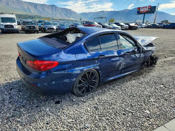 WBAJS7C06LCE42643 — 2020 BMW 5ER, фото 3 с аукциона Copart, Опрокидывание
