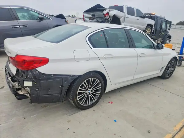 WBAJR3C09LWW60446 — 2020 BMW 5ER, фото 3 с аукциона Copart, Задняя часть
