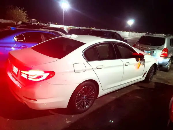 WBAJR3C05LWW72738 — 2020 BMW 5ER, фото 3 с аукциона Copart, Передняя часть