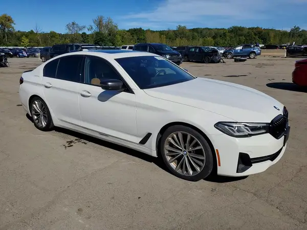 WBA13BJ0XMCF33242 — 2021 BMW 5ER, фото 4 с аукциона Copart 05.10.2026, Подтопление