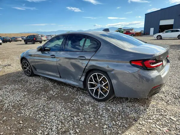 WBA33AG0XNCJ91736 — 2022 BMW 5ER, фото 2 с аукциона Copart 16.10.2026, Боковая часть