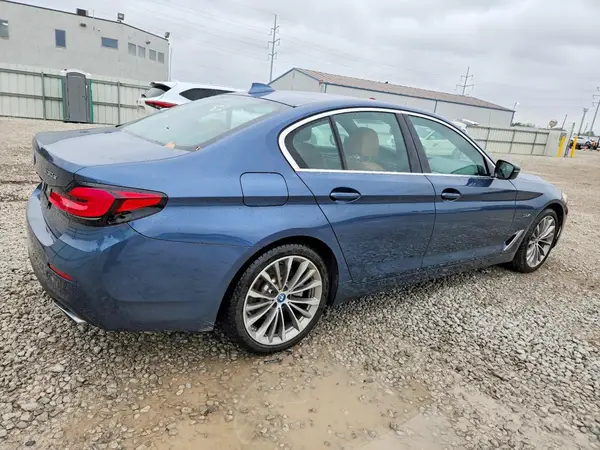 WBA33AG05PCM22898 — 2023 BMW 5ER, фото 3 с аукциона Copart, Боковая часть