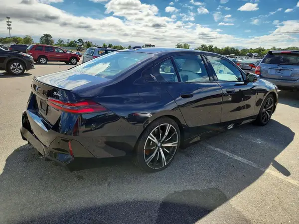 WBA63FJ06SCT94010 — 2025 BMW 5ER, фото 3 с аукциона Copart, Задняя часть