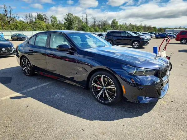 WBA63FJ06SCT94010 — 2025 BMW 5ER, фото 4 с аукциона Copart, Задняя часть
