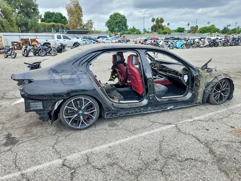 2024 BMW 740 VIN WBA23EH06RCT09420 фото 3