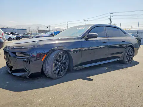 WBA23EH09TCW22033 — 2026 BMW 740, Передняя часть, фото до ремонта