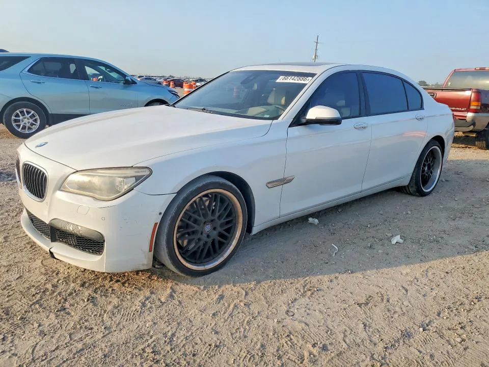 2015 BMW 750 VIN WBAYE8C55FD780876 фото 1