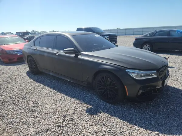 WBA7F0C59HGM21056 — 2017 BMW 7ER, фото 4 с аукциона Copart, Мелкие вмятины и царапины