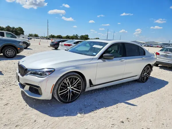 WBA7F0C58JGM23452 — 2018 BMW 7ER, Задняя часть (Rear End), фото до ремонта