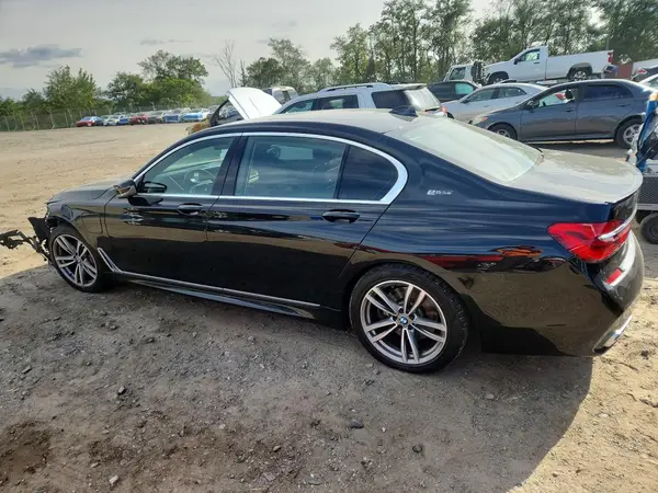 WBA7J2C56JG938184 — 2018 BMW 7ER, фото 2 с аукциона Copart, Передняя часть