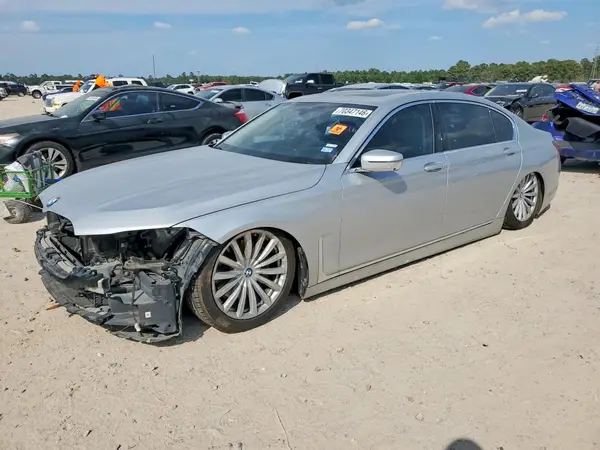 WBA7T2C06LCE05022 — 2020 BMW 7ER, Подтопление (Water/Flood), фото до ремонта
