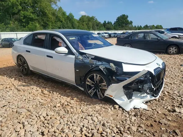 WBA33EJ06PCN68226 — 2023 BMW 7ER, фото 4 с аукциона Copart, Передняя часть