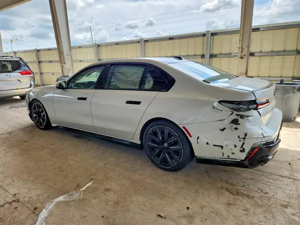 WBA23EH06SCT14090 — 2025 BMW 7ER, фото 2 с аукциона Copart, Передняя часть