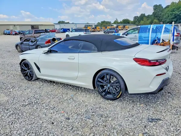 WBADZ2C01PCL67204 — 2023 BMW 8ER, фото 2 с аукциона Copart, Передняя часть