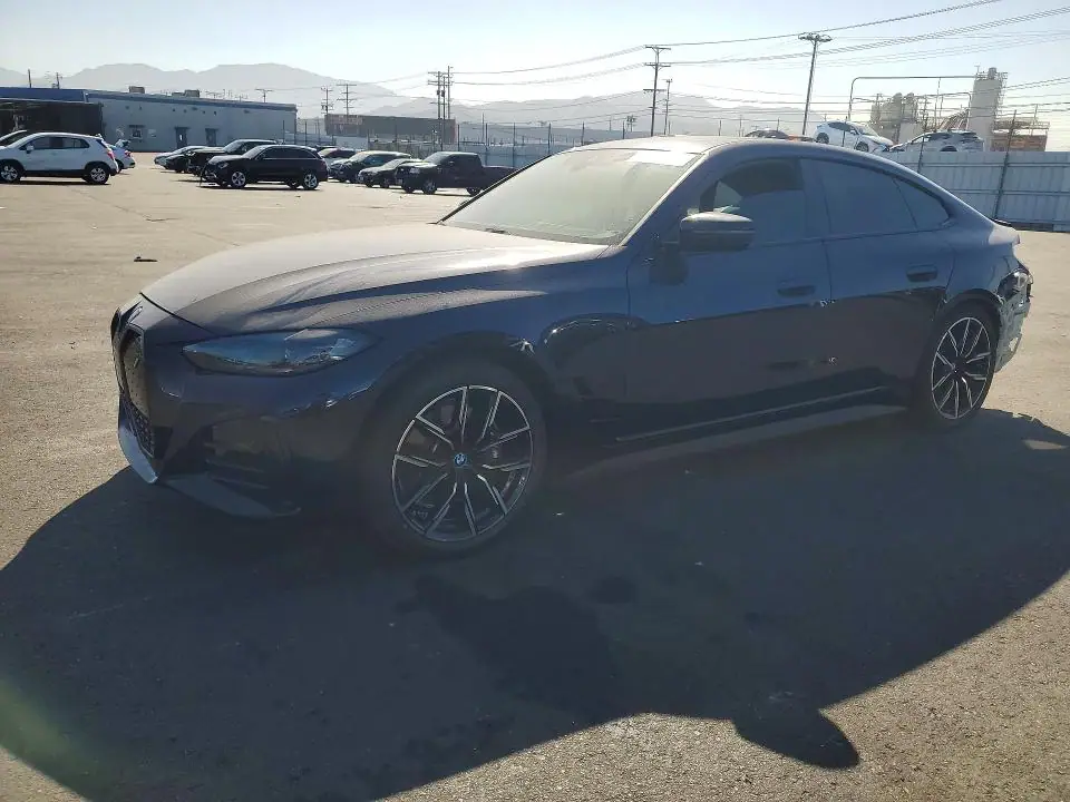 WBY43AW06RFT31793 BMW i4 2024 — повреждение Задняя часть, фото до ремонта
