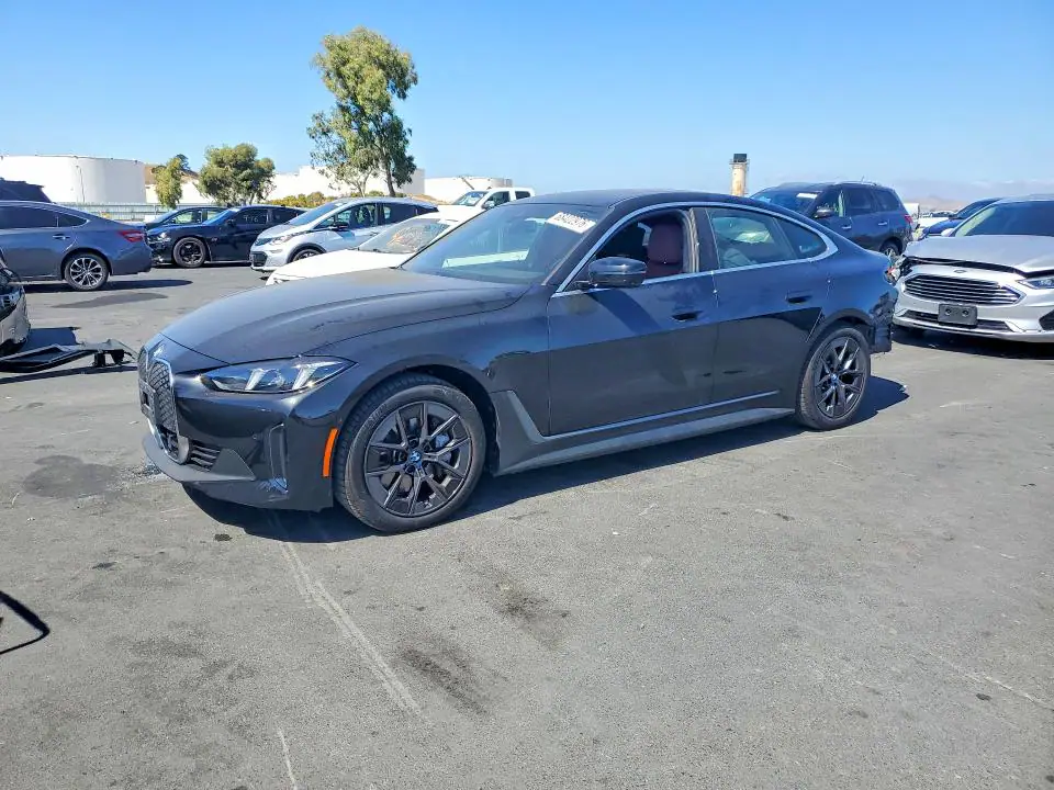 WBY23HD01SFU44074 BMW i4 2025 — повреждение Задняя часть, фото до ремонта
