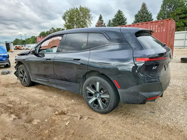 WB523CF00NCK67407 — 2022 BMW iX, фото 2 с аукциона Copart, Передняя часть