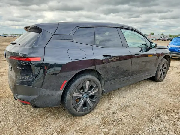 WB523CF00NCK67407 — 2022 BMW iX, фото 3 с аукциона Copart, Передняя часть