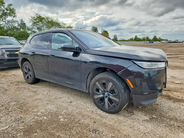 WB523CF00NCK67407 — 2022 BMW iX, фото 4 с аукциона Copart, Передняя часть