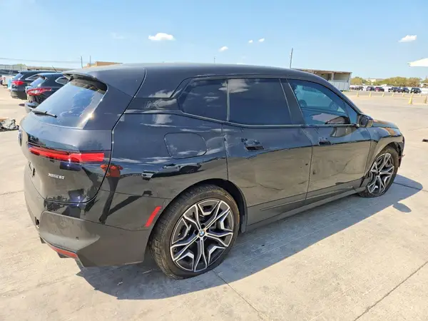 WB523CF06SCS47061 — 2025 BMW iX, фото 3 с аукциона Copart, Передняя часть