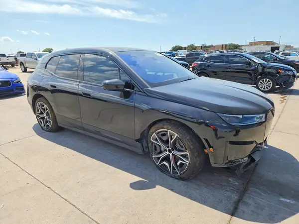 WB523CF06SCS47061 — 2025 BMW iX, фото 4 с аукциона Copart, Передняя часть