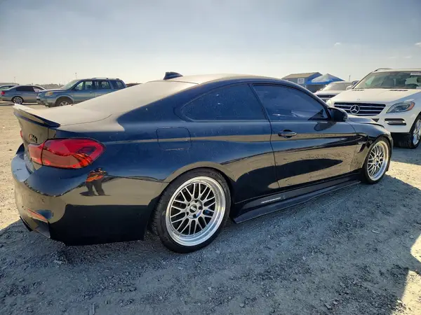 WBS4Y9C56JAC88121 — 2018 BMW M4, фото 3 с аукциона Copart 13.10.2026, Мелкие вмятины и царапины
