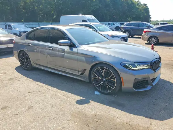 WBA13BK0XPCN82828 — 2023 BMW M5, фото 4 с аукциона Copart, Боковая часть