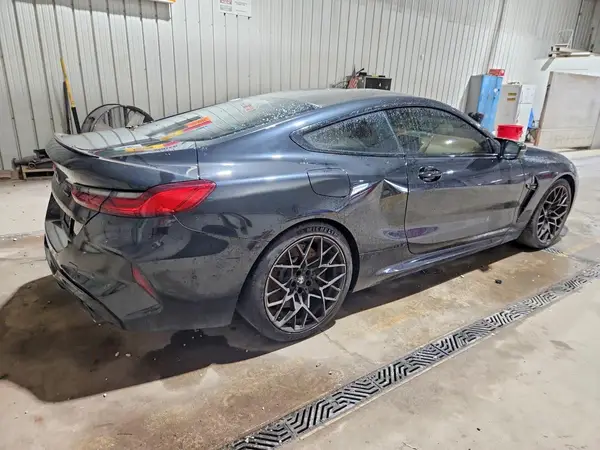 WBSAE0C02LCD15429 — 2020 BMW M8, фото 3 с аукциона Copart 13.10.2026, Мелкие вмятины и царапины